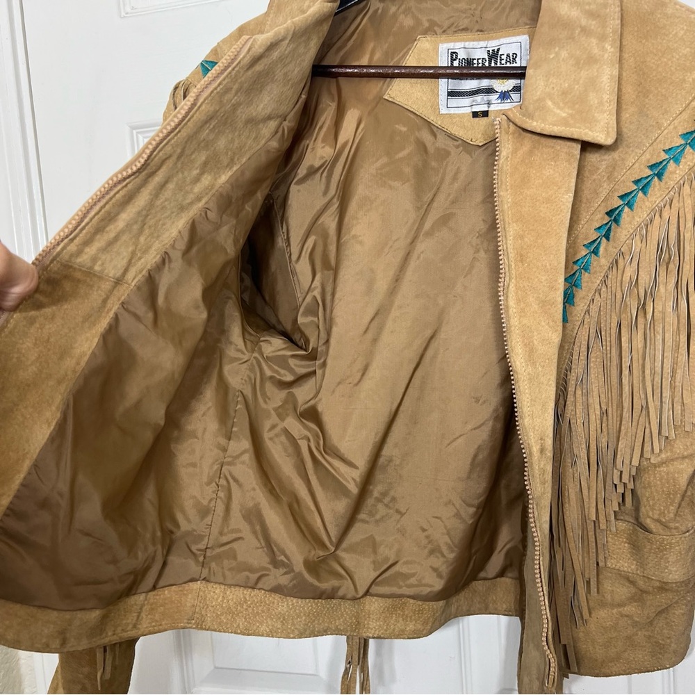 Vintage 80’s Pioneer Wear Fringe Suede Leather Tan Jacket Western Size S - Picture 9 of 15
